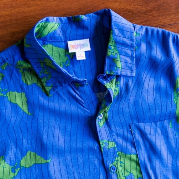 LulaRoe EARTH GLOBE Button Up Casual Shirt - Picture 3 of 4